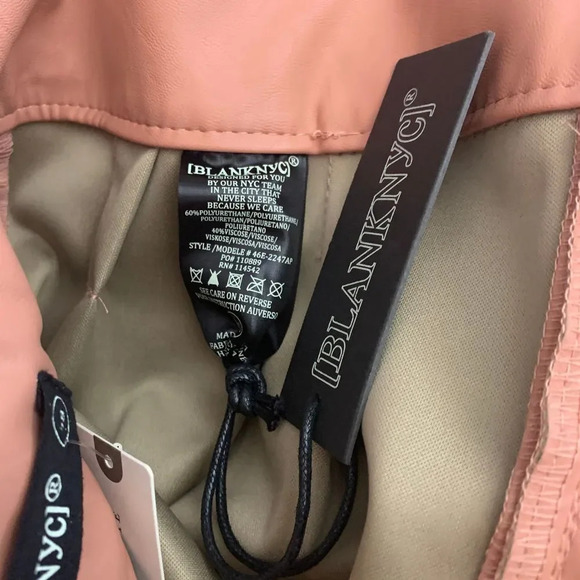 Anthropologie BlankNYC Chelsea Pants Faux Leather Pleated Tapered Pink Size 28 - Picture 9 of 9